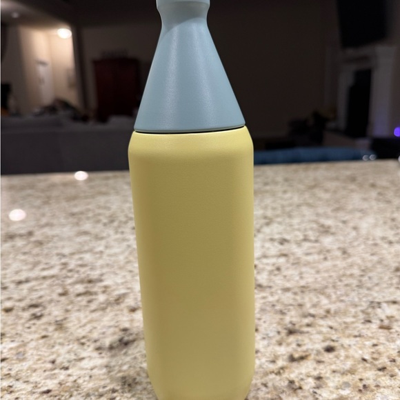 Stanley The All Day SlimBottle Insulated 34oz - Picture 2 of 4